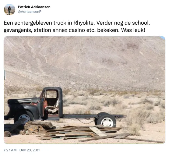 Een achtergebleven truck in Rhyolite. Verder nog de school, gevangenis, station annex casino etc. bekeken. Was leuk! http://t.co/NssYoKKB
