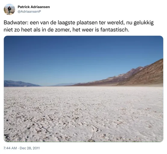 Badwater: een van de laagste plaatsen ter wereld, nu gelukkig niet zo heet als in de zomer, het weer is fantastisch. http://t.co/KzQYWReW
