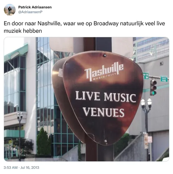 En door naar Nashville, waar we op Broadway natuurlijk veel live muziek hebben http://t.co/kf5HI9rBgL
