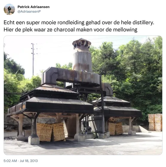 Echt een super mooie rondleiding gehad over de hele distillery. Hier de plek waar ze charcoal maken voor de mellowing http://t.co/5ivxGyfg15
