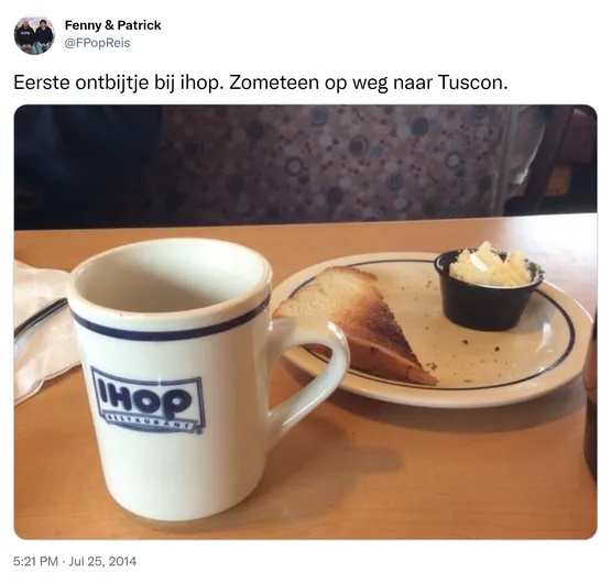 Eerste ontbijtje bij ihop. Zometeen op weg naar Tuscon. http://t.co/brRSeCIa6x
