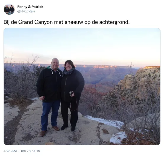 Bij de Grand Canyon met sneeuw op de achtergrond. http://t.co/KorQzxI8Ls