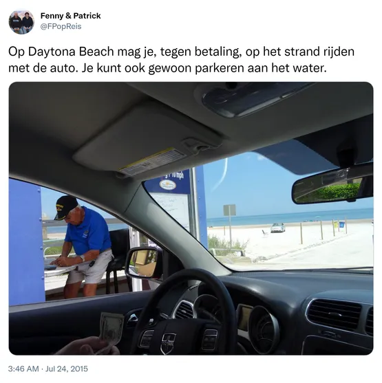 Op Daytona Beach mag je, tegen betaling, op het strand rijden met de auto. Je kunt ook gewoon parkeren aan het water. http://t.co/w7z0GPWNtp
