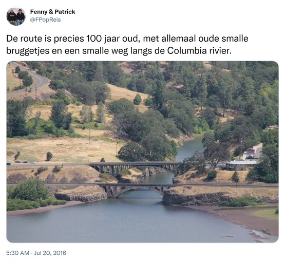 De route is precies 100 jaar oud, met allemaal oude smalle bruggetjes en een smalle weg langs de Columbia rivier. https://t.co/r6Ity16n19 