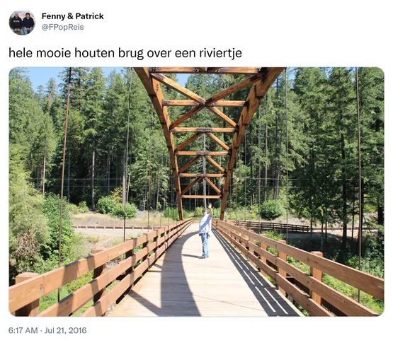 hele mooie houten brug over een riviertje https://t.co/laIf4xGdPv