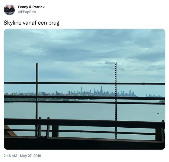 Skyline vanaf een brug https://t.co/9ALmyzzbLa
