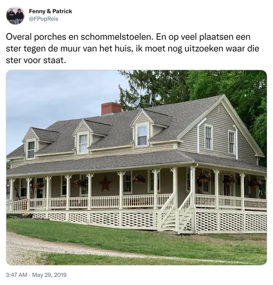 Overal porches en schommelstoelen. En op veel plaatsen een ster tegen de muur van het huis, ik moet nog uitzoeken waar die ster voor staat. https://t.co/rwhczcW6h8
