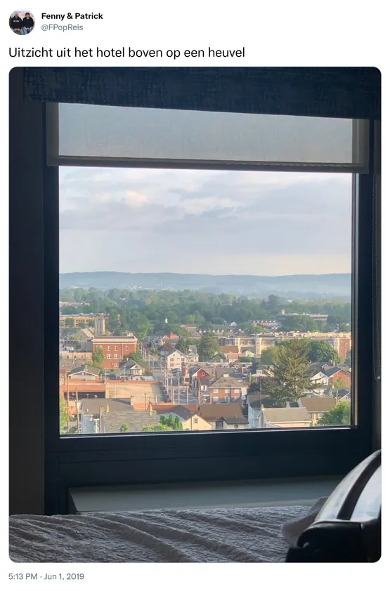 Uitzicht uit het hotel boven op een heuvel https://t.co/Ym3jMik0jq
