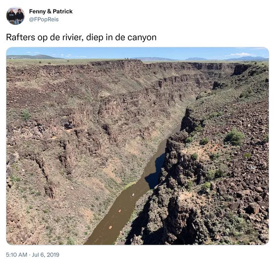 Rafters op de rivier, diep in de canyon https://t.co/V3c5cbOgZT 