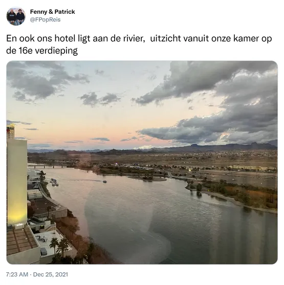 En ook ons hotel ligt aan de rivier, uitzicht vanuit onze kamer op de 16e verdieping https://t.co/XcaL8LAWDa
