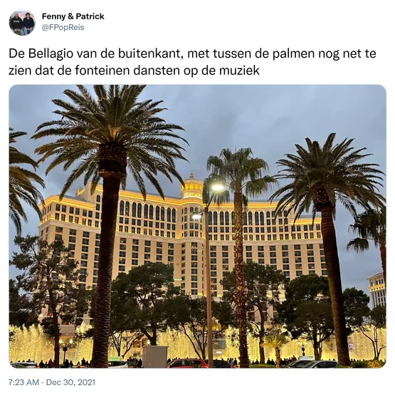 De Bellagio van de buitenkant, met tussen de palmen nog net te zien dat de fonteinen dansten op de muziek https://t.co/XLg4wDzrVk