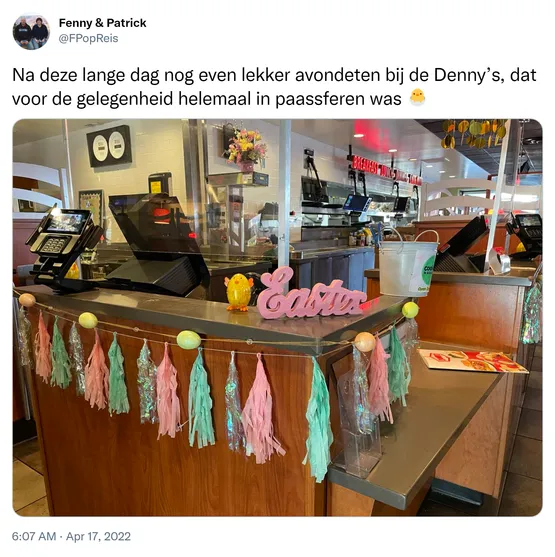 Na deze lange dag nog even lekker avondeten bij de Denny’s, dat voor de gelegenheid helemaal in paassferen was 🐣 https://t.co/blcTZR8v7T 