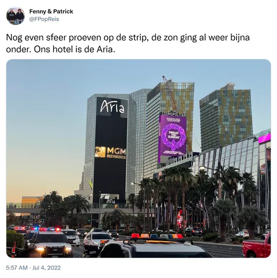 Nog even sfeer proeven op de strip, de zon ging al weer bijna onder. Ons hotel is de Aria. https://t.co/WlNEVYFJy8 