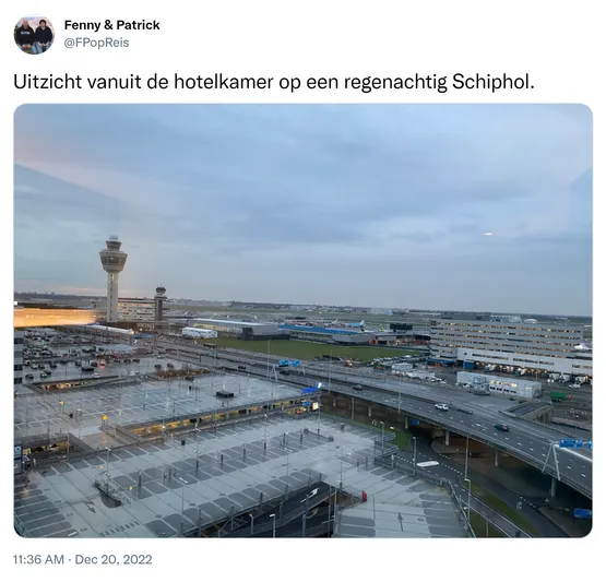 Uitzicht vanuit de hotelkamer op een regenachtig Schiphol. https://t.co/6sJMsZKZjc
