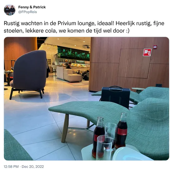 Rustig wachten in de Privium lounge, ideaal! Heerlijk rustig, fijne stoelen, lekkere cola, we komen de tijd wel door :) https://t.co/tXLnGn10UE