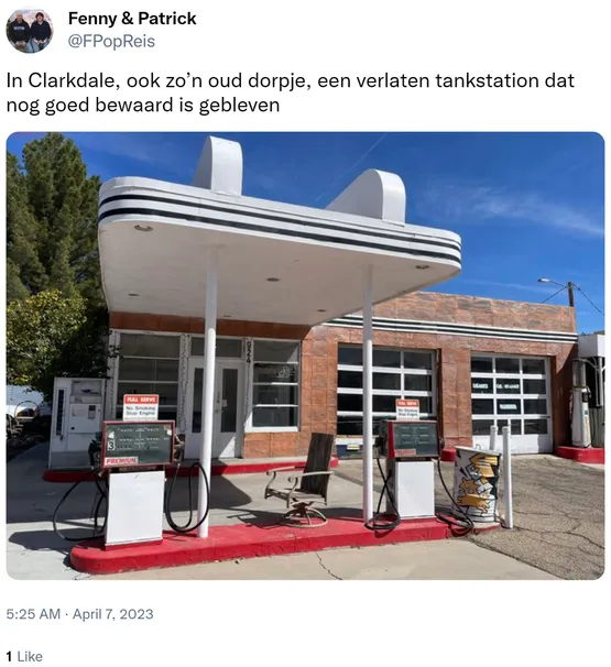 In Clarkdale, ook zo’n oud dorpje, een verlaten tankstation dat nog goed bewaard is gebleven https://t.co/2rcPRkqpzi 